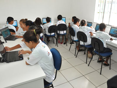 Transpetro inaugura salas de inclusão digital em escolas de São Mateus (ES)